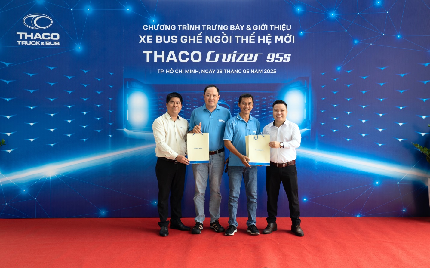 THACO AUTO Tải Bus – TP.HCM tổ chức sự kiện giới thiệu sản phẩm xe bus ghế ngồi cao cấp thế hệ mới - THACO CRUIZER 95S