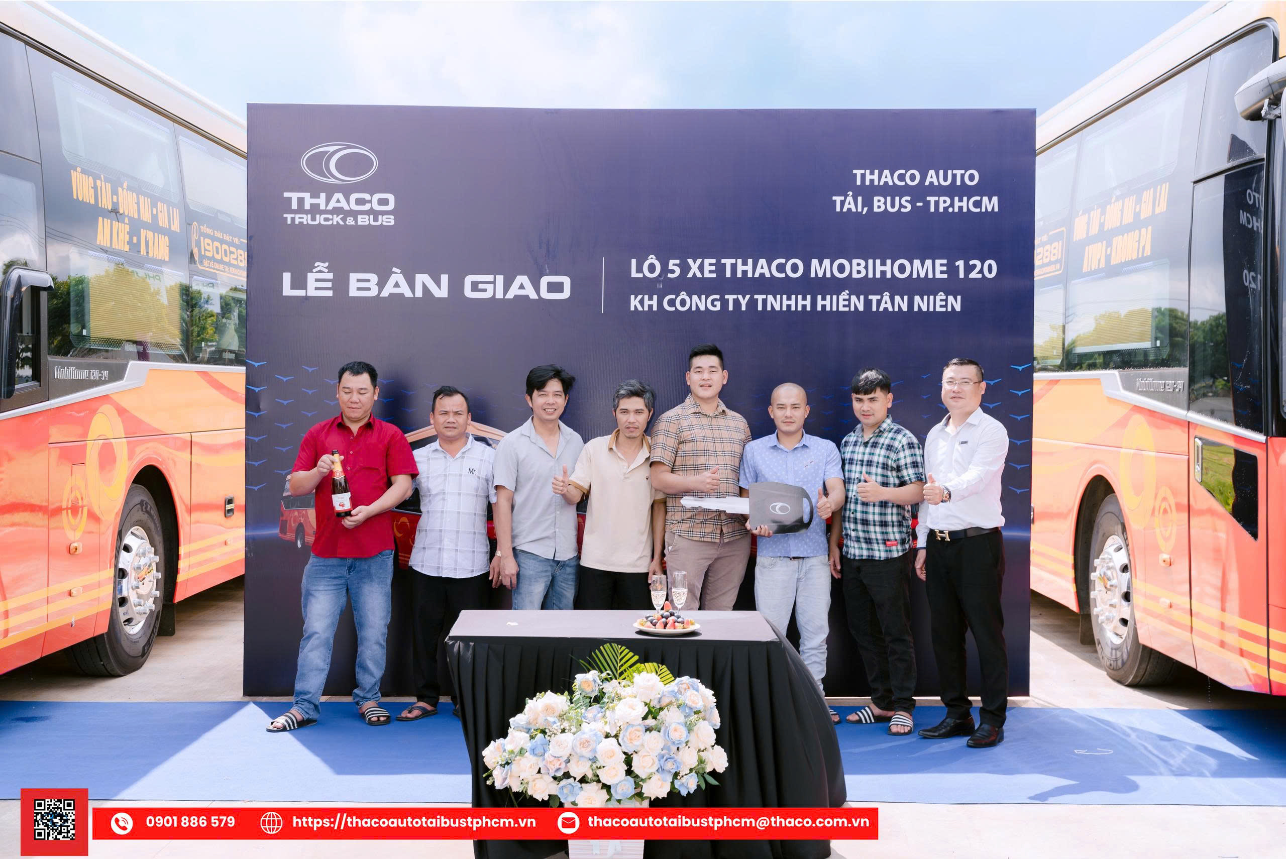 Bàn giao lô 5 xe giường nằm cao cấp thế hệ mới THACO MOBIHOME 120 Cho Công Ty TNHH Hiền Tân Niên