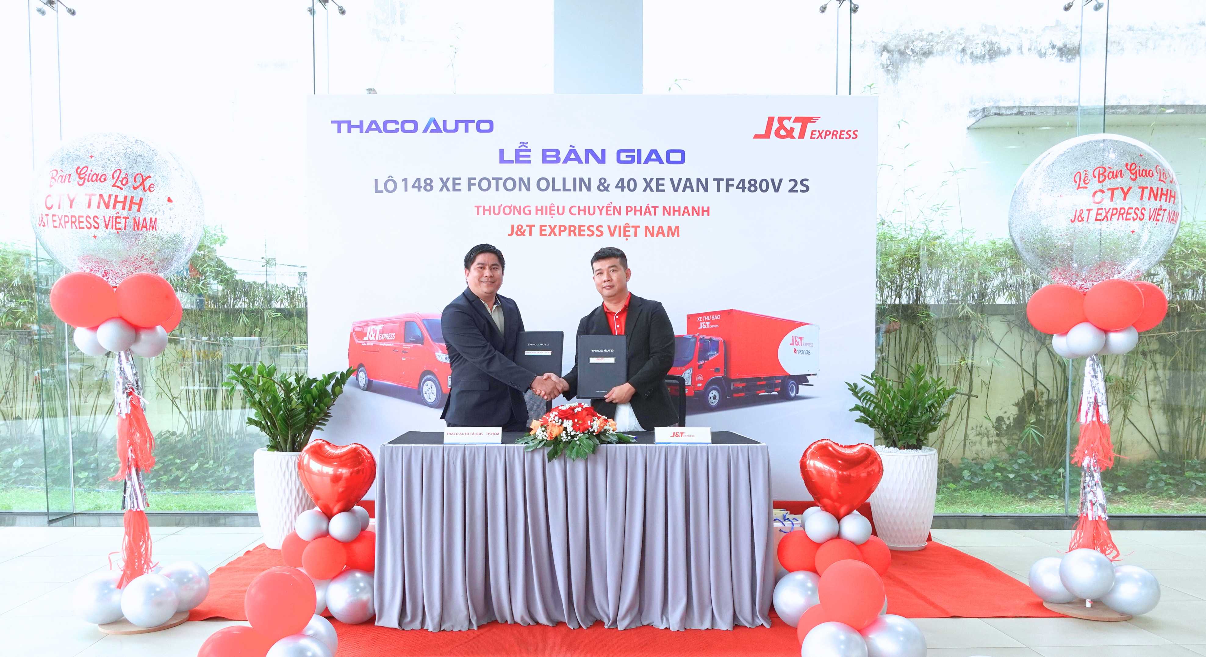 THACO AUTO TẢI BUS - TP.HCM tiếp tục bàn giao lô 40 xe tải Van & 148 xe Thaco Truck cho J&T Express Việt Nam